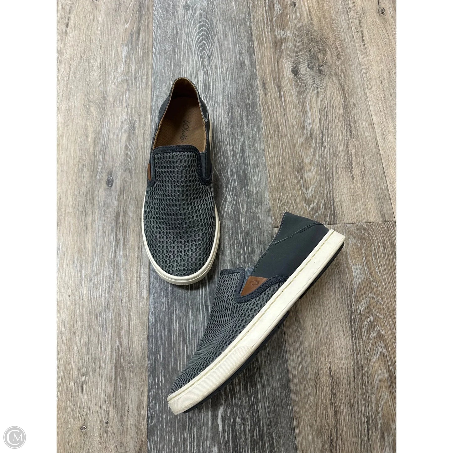 Shoes Flats By Olukai In Grey, Size: 6