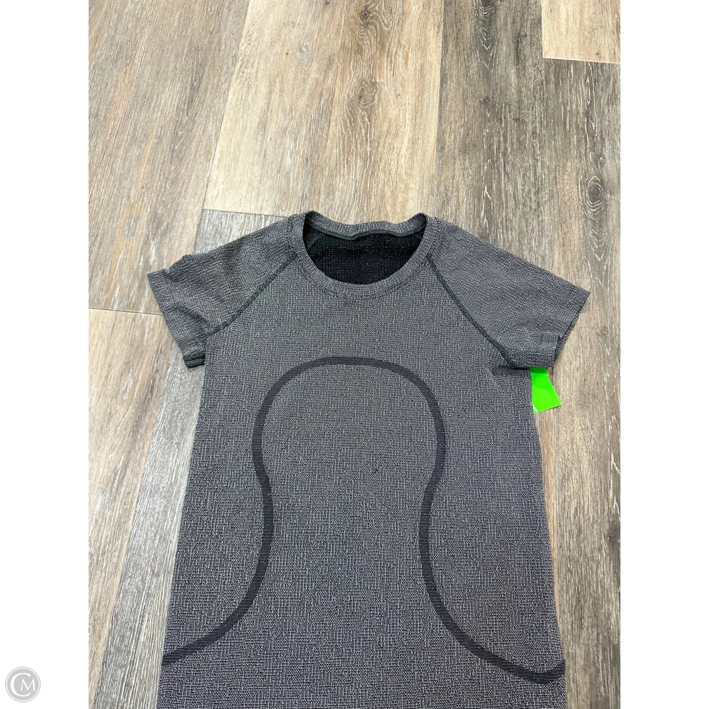Athletic Top Short Sleeve By Lululemon In Grey, Size: 6