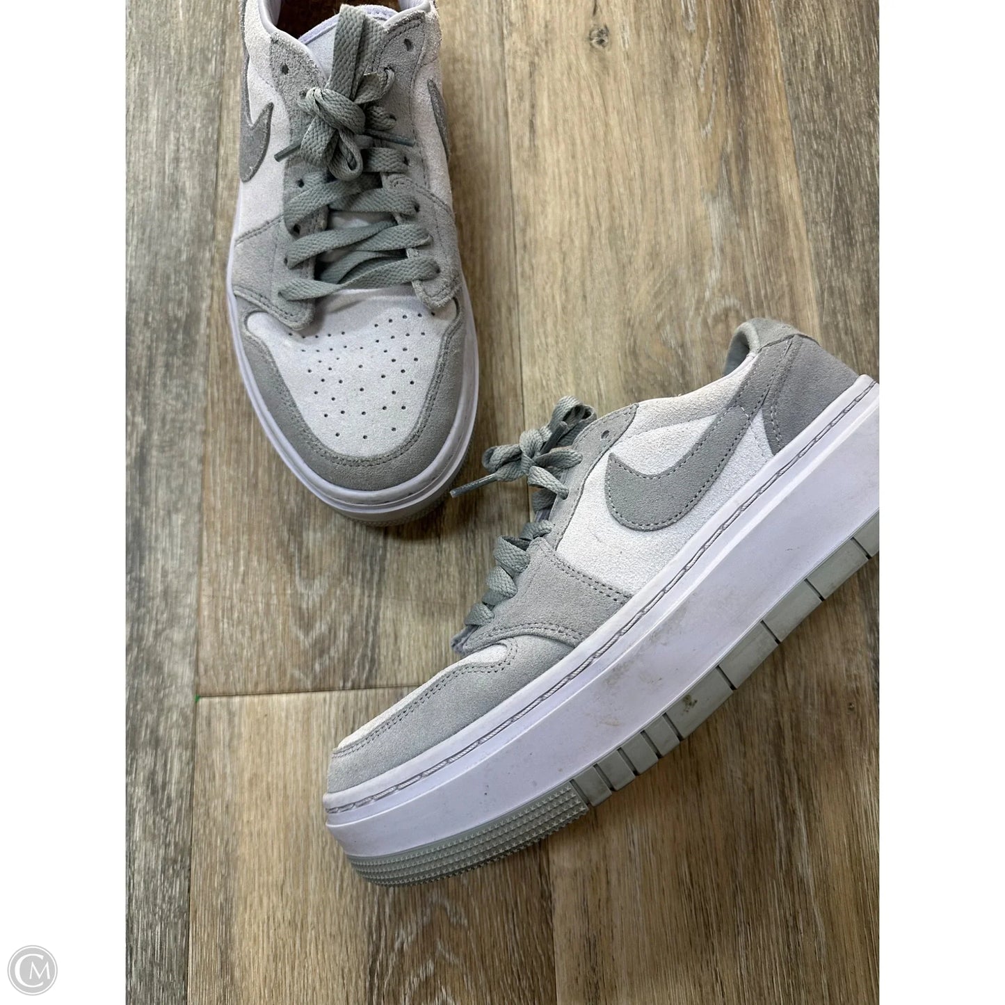 Shoes Sneakers By Nike In Grey, Size: 9