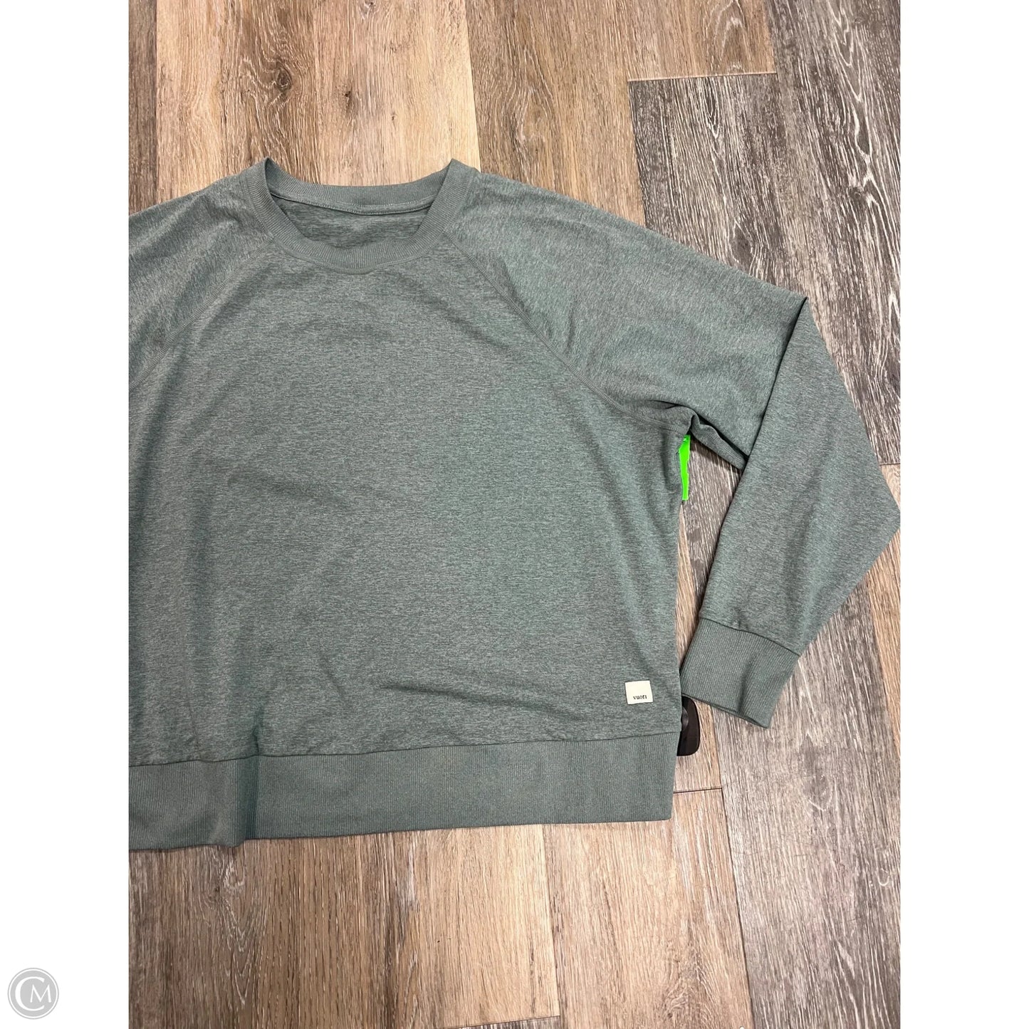 Athletic Top Long Sleeve Crewneck By Vuori In Green, Size: L