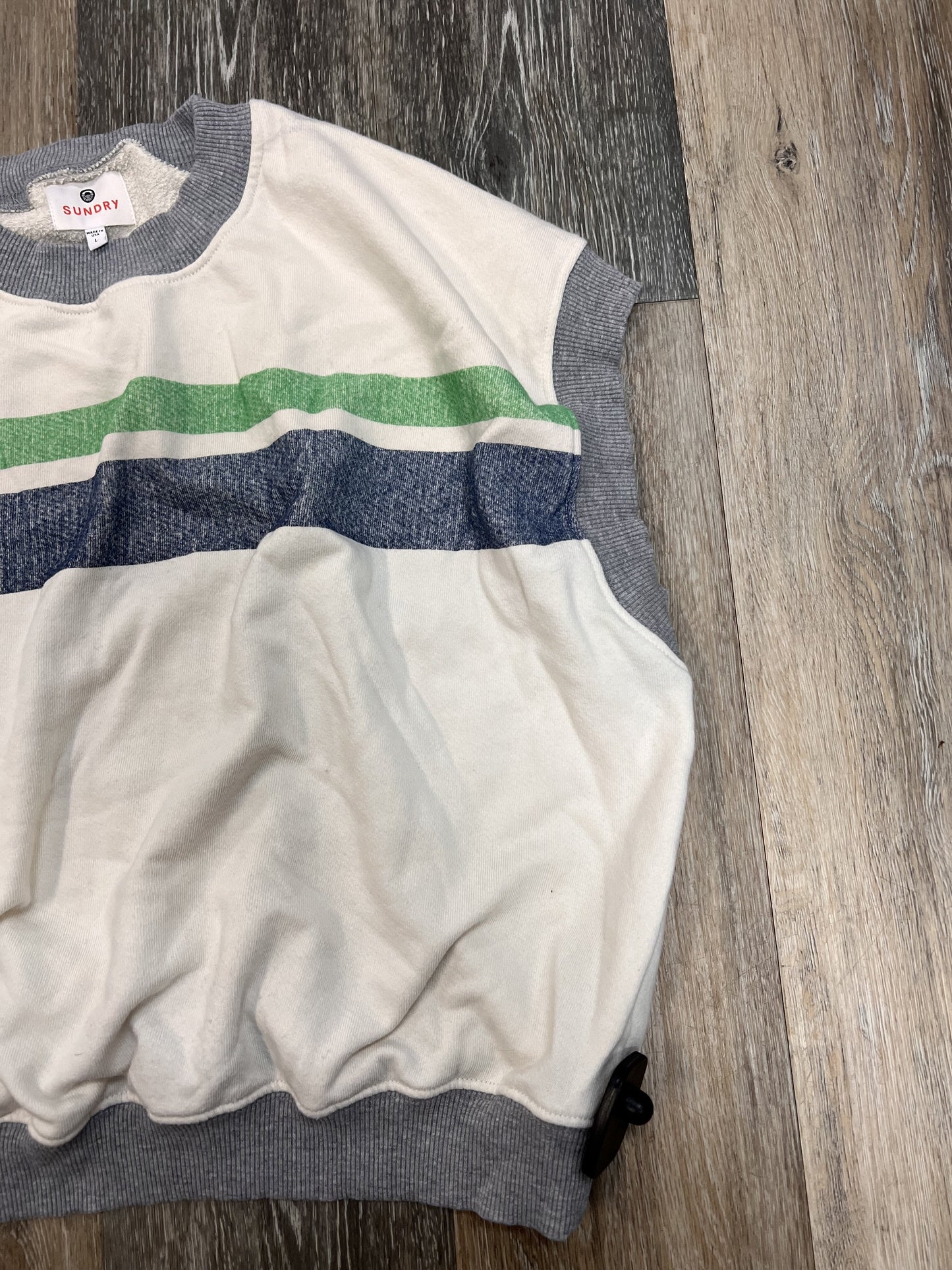 Top Short Sleeve By Sundry  Size: L