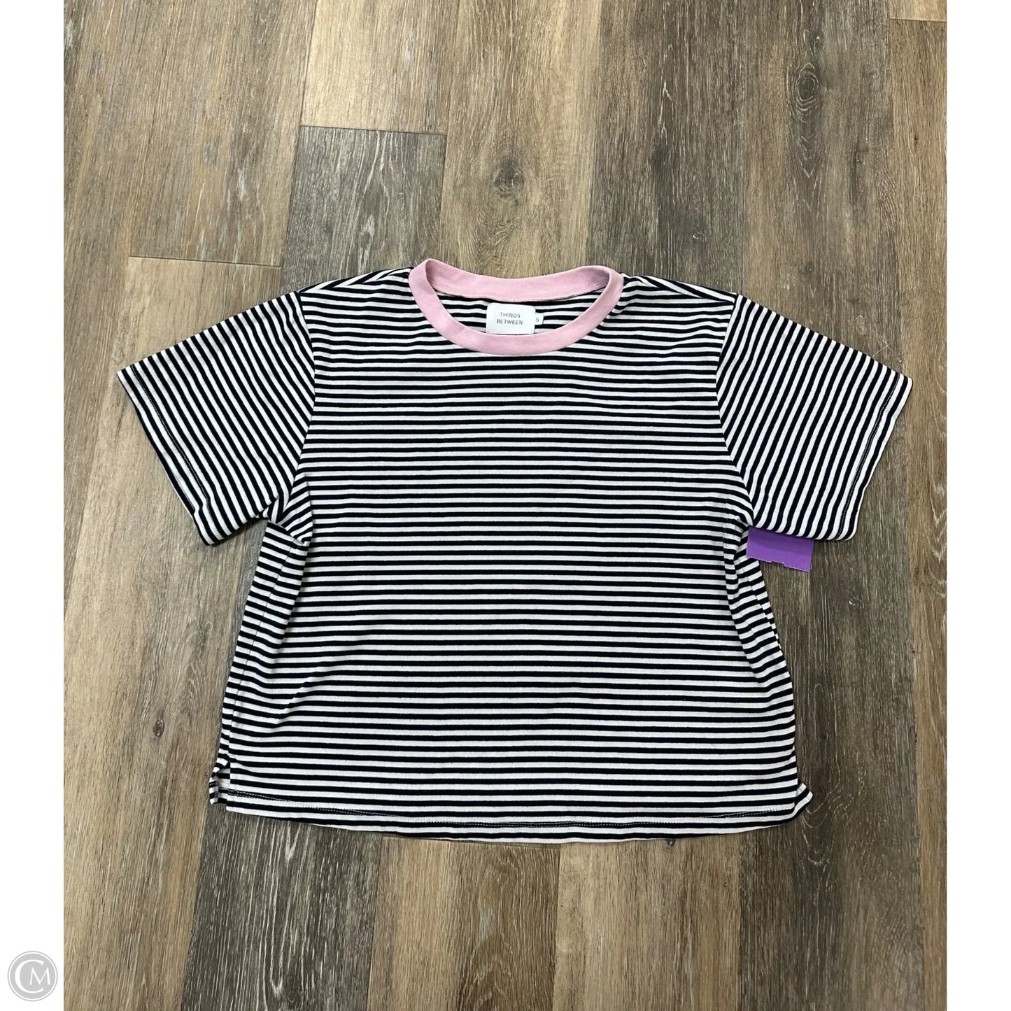 Top Short Sleeve By Things Between In Striped Pattern, Size: S