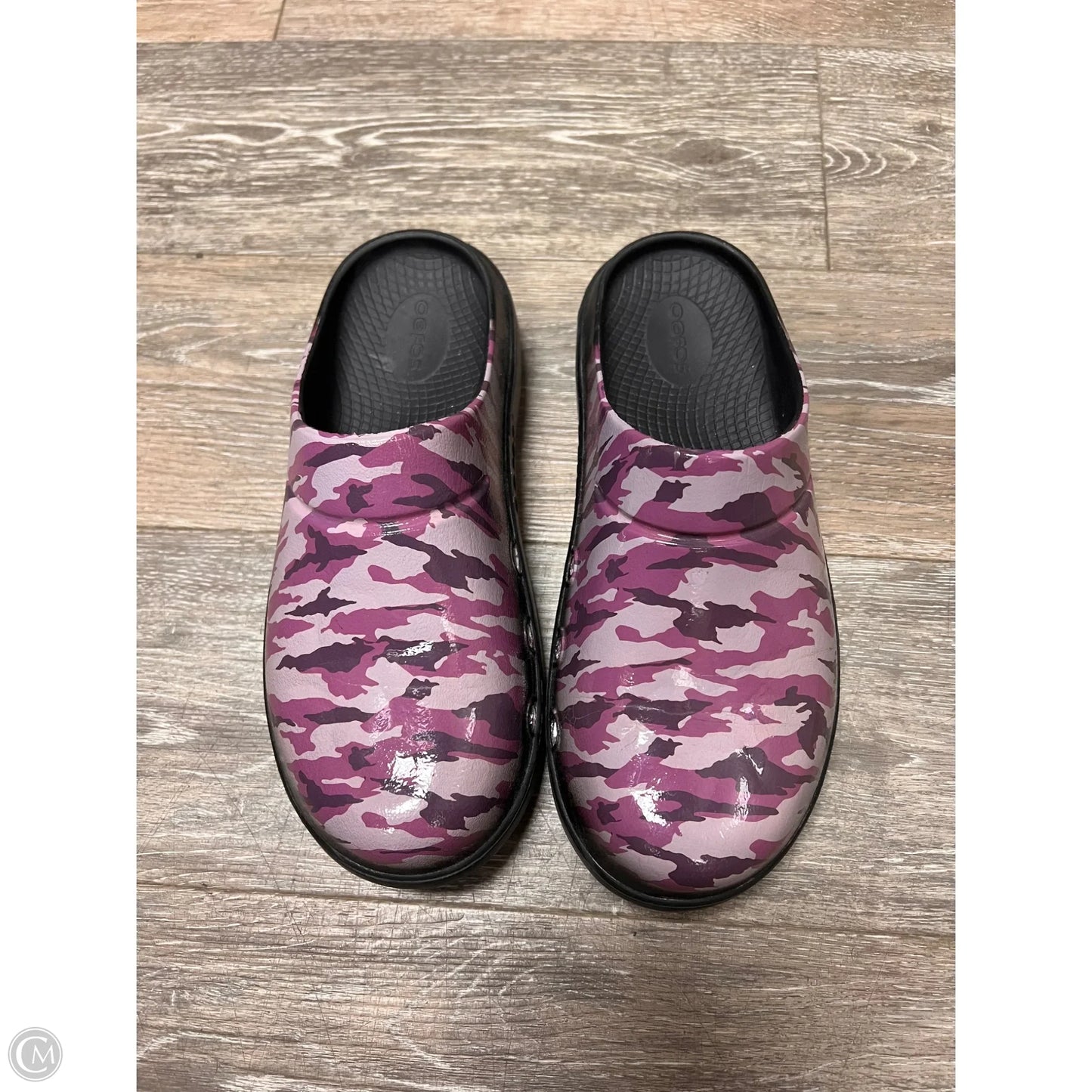 Shoes Flats By Oofos In Purple, Size: 9
