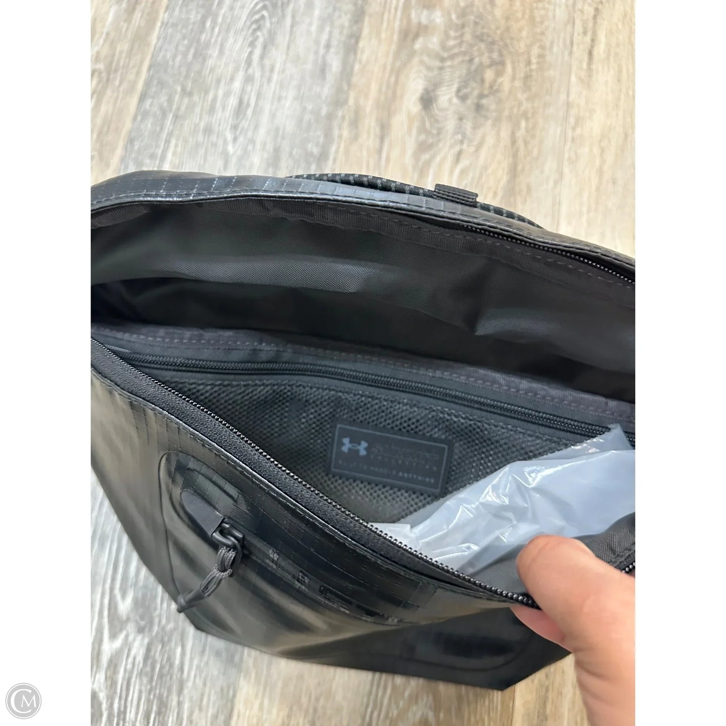 Belt Bag By Under Armour, Size: Medium