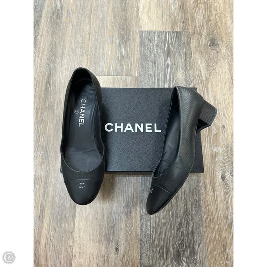 Shoes Luxury Designer By Chanel In Black, Size: 7/37.5
