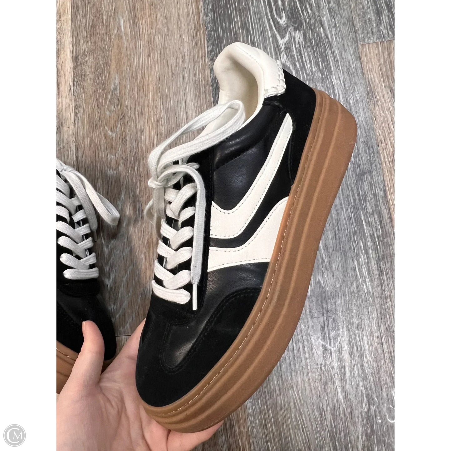 Shoes Sneakers By Steve Madden In Black, Size: 9.5