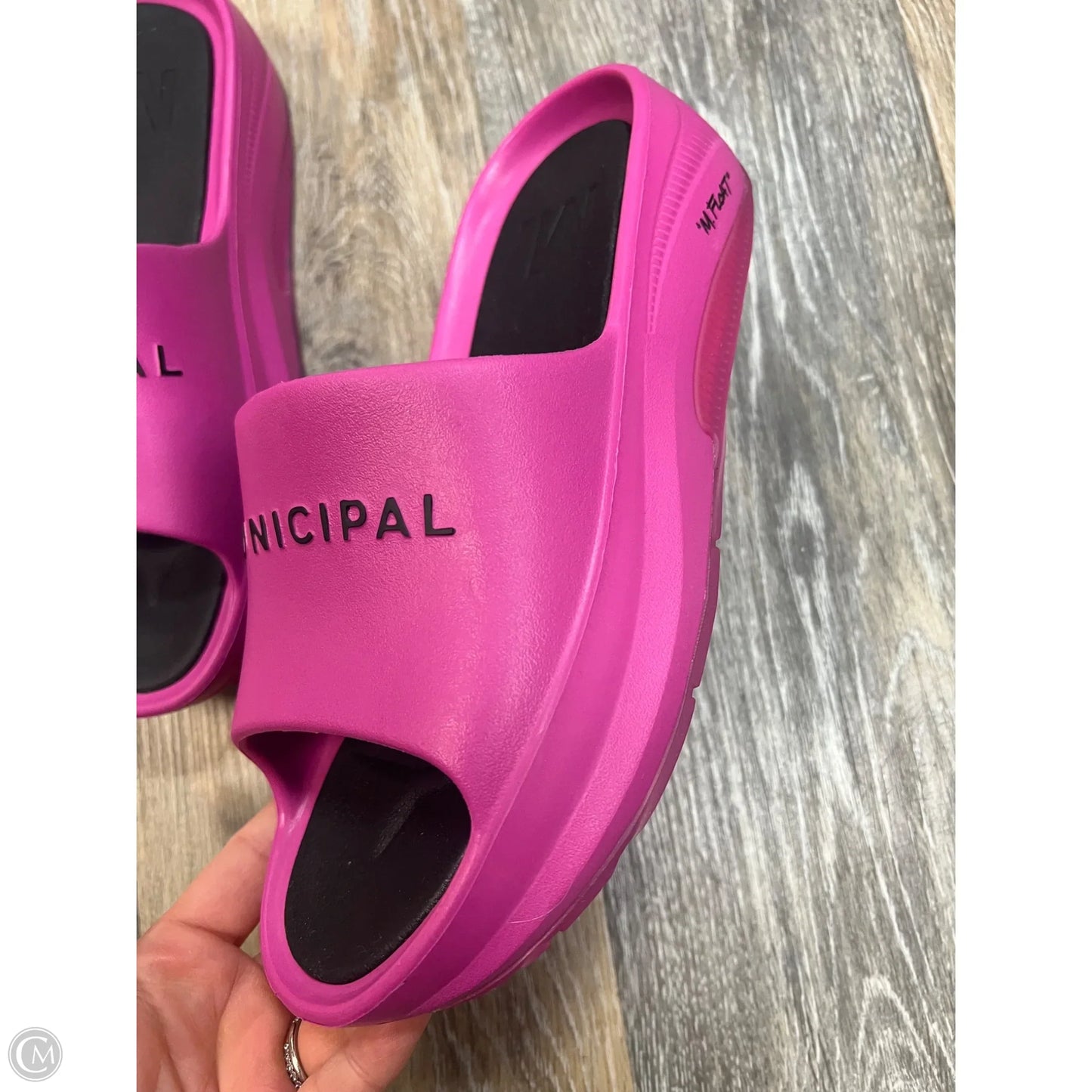 Sandals Flats By Municipal In Pink, Size: 7