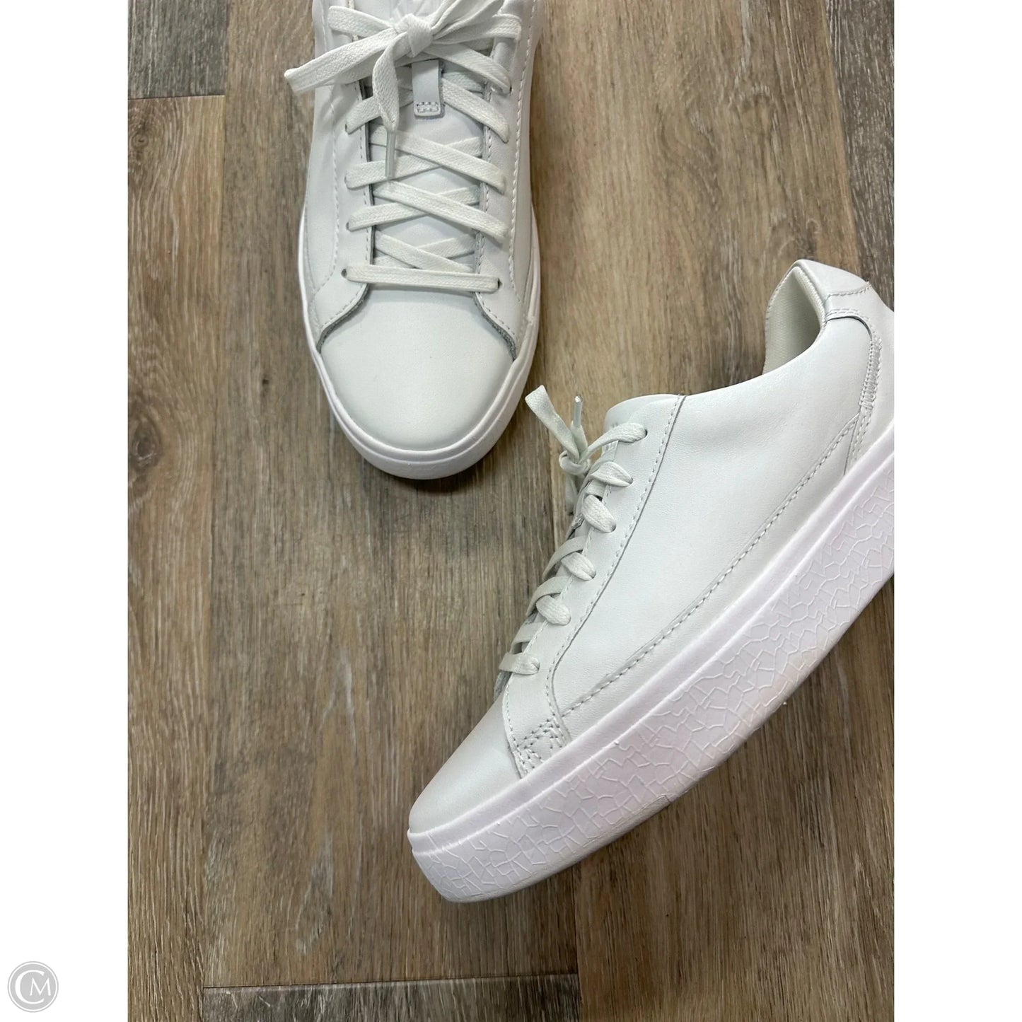 Shoes Sneakers By Kizik In White, Size: 9.5