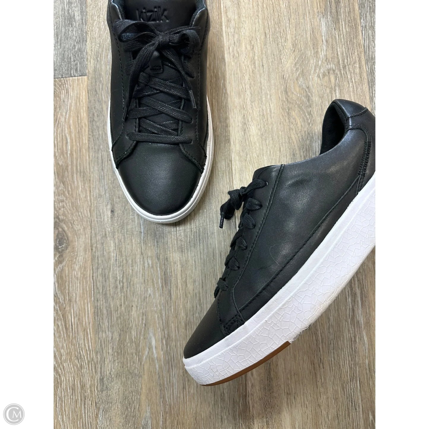 Shoes Sneakers By Kiziks In Black, Size: 9.5