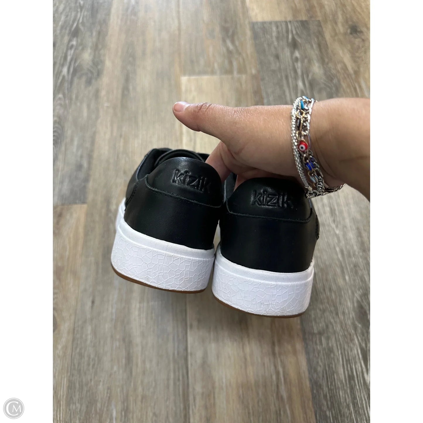 Shoes Sneakers By Kiziks In Black, Size: 9.5