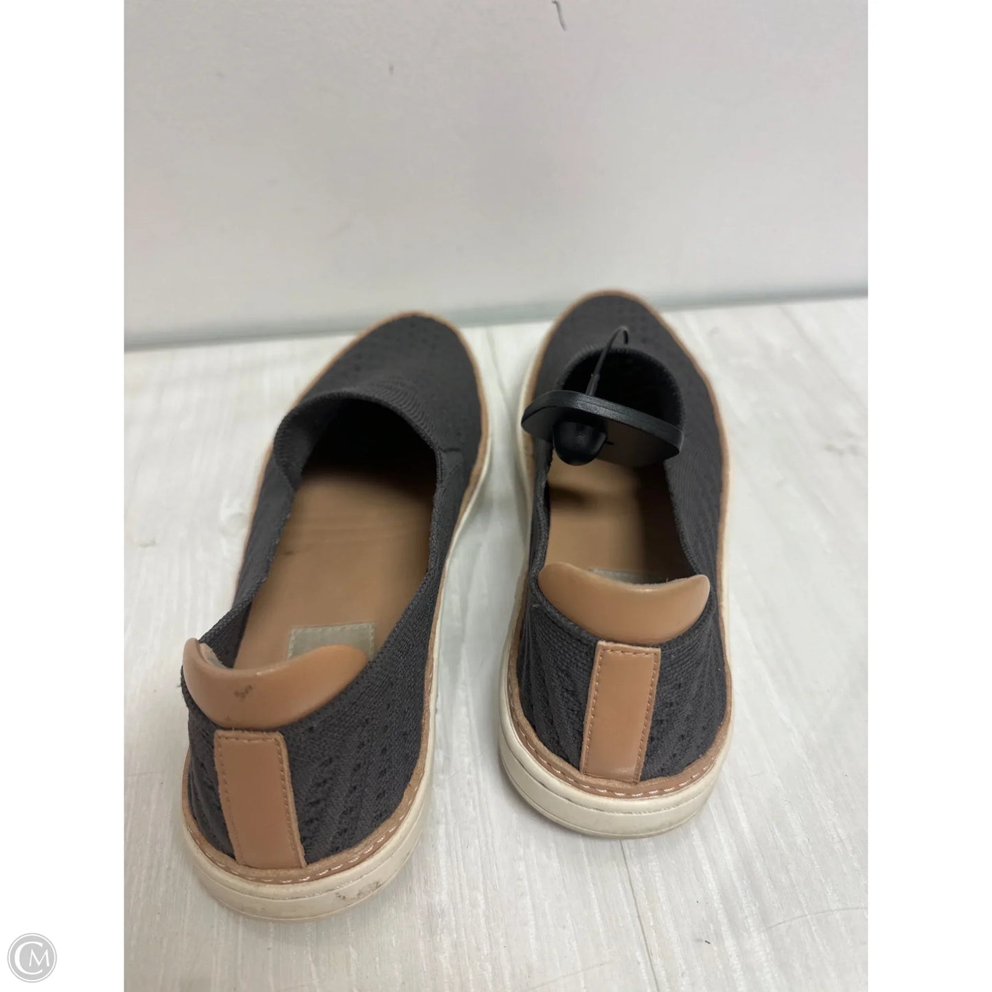 Shoes Designer By Ugg In Grey, Size: 7