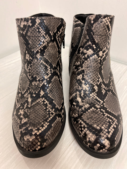 Boots Ankle Heels By Arizona In Snakeskin Print, Size: 8
