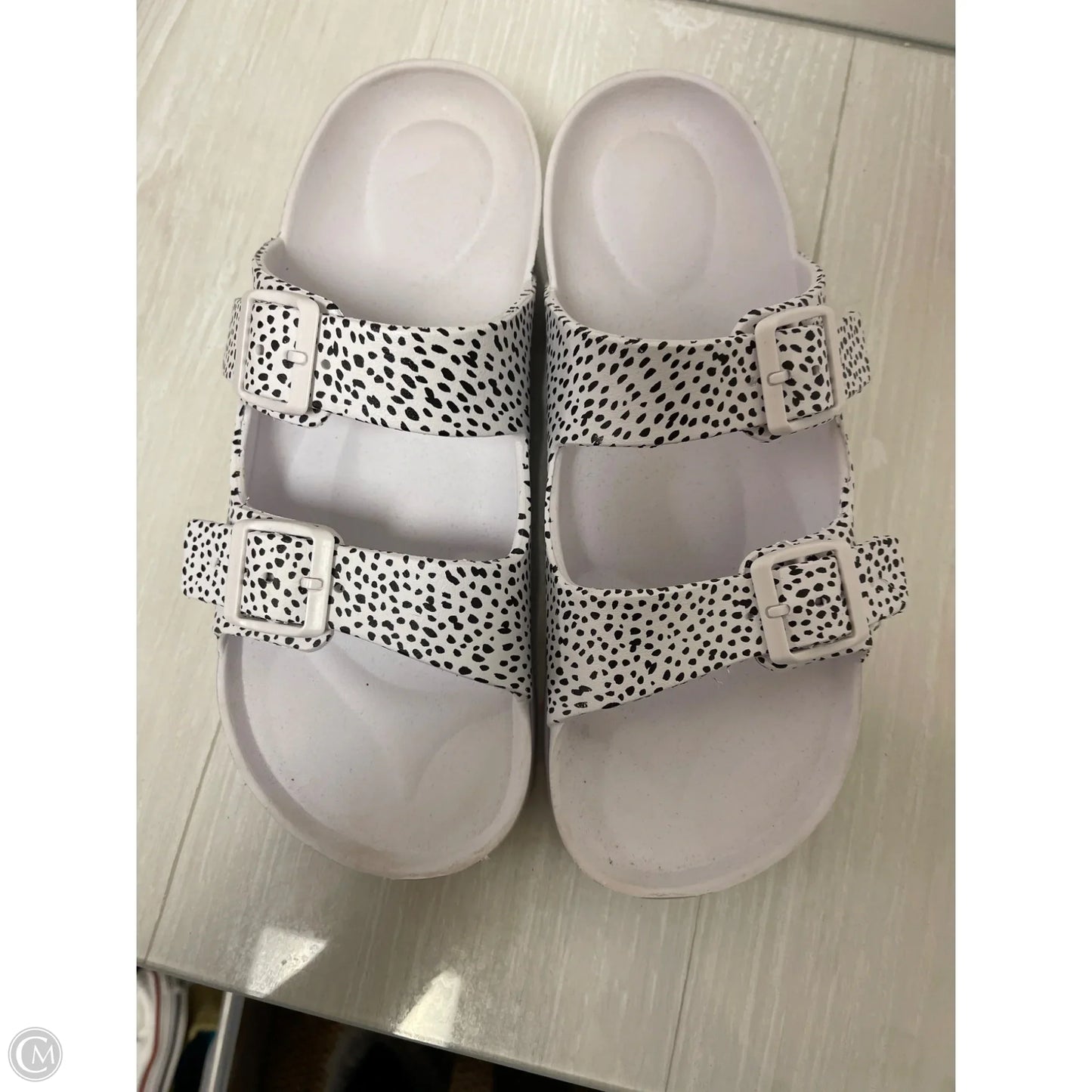 Sandals Flats By No Boundaries In Animal Print, Size: 9