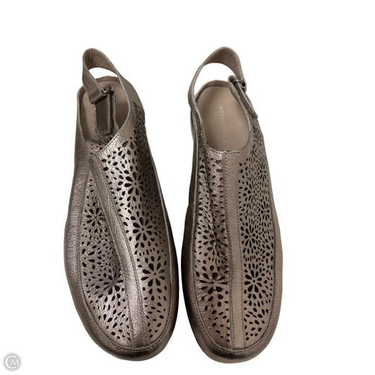 Shoes Flats By Easy Spirit In Silver, Size: 9.5