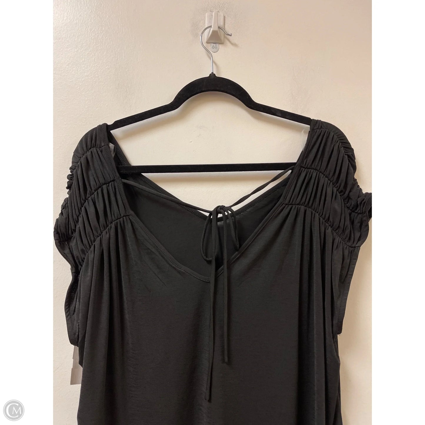 Top Short Sleeve By Clothes Mentor In Black, Size: 2x