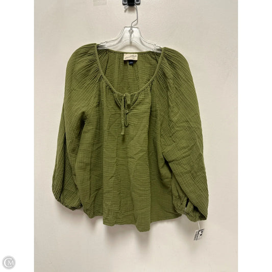 Top Long Sleeve By Universal Thread In Green, Size: L