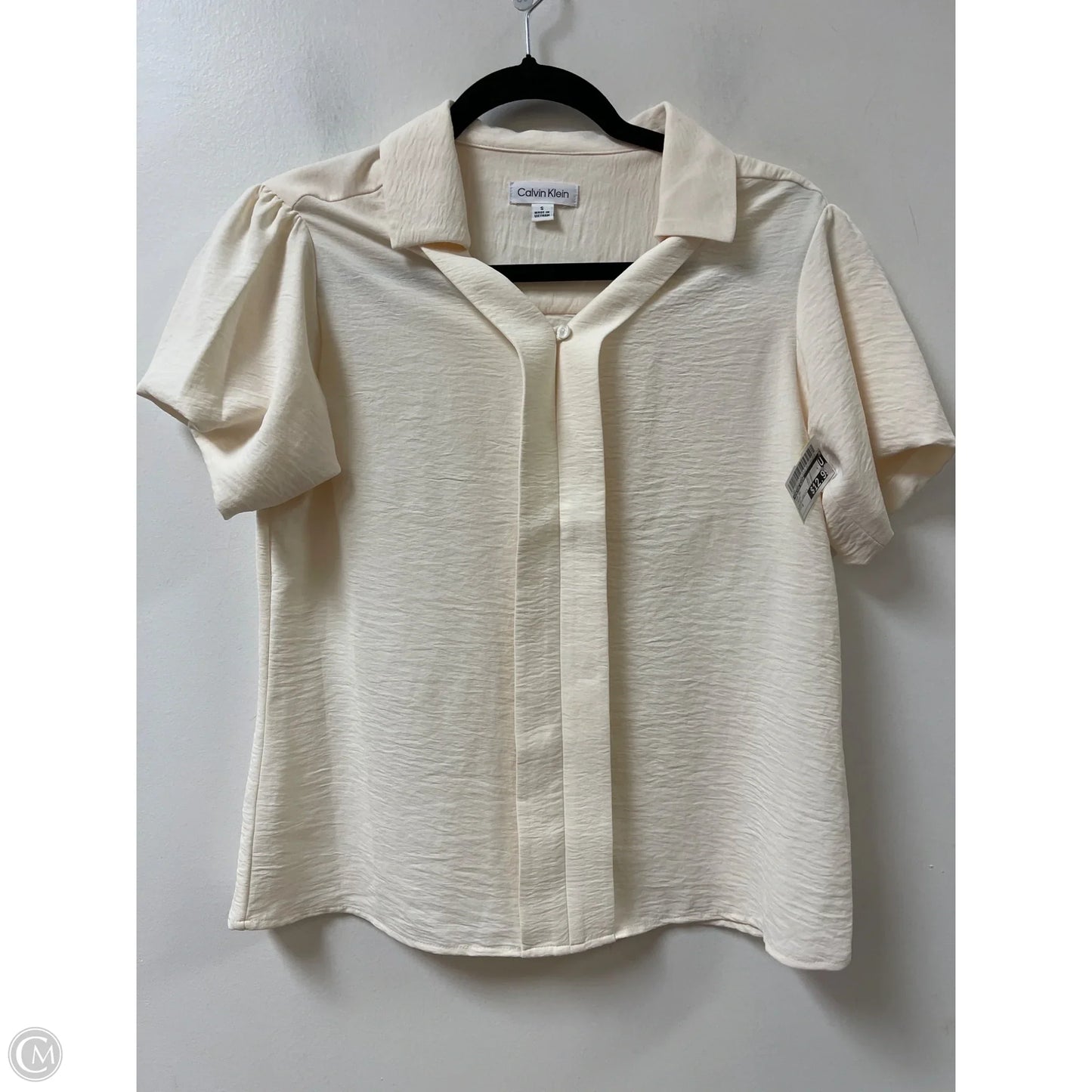 Top Short Sleeve By Calvin Klein In Cream, Size: S