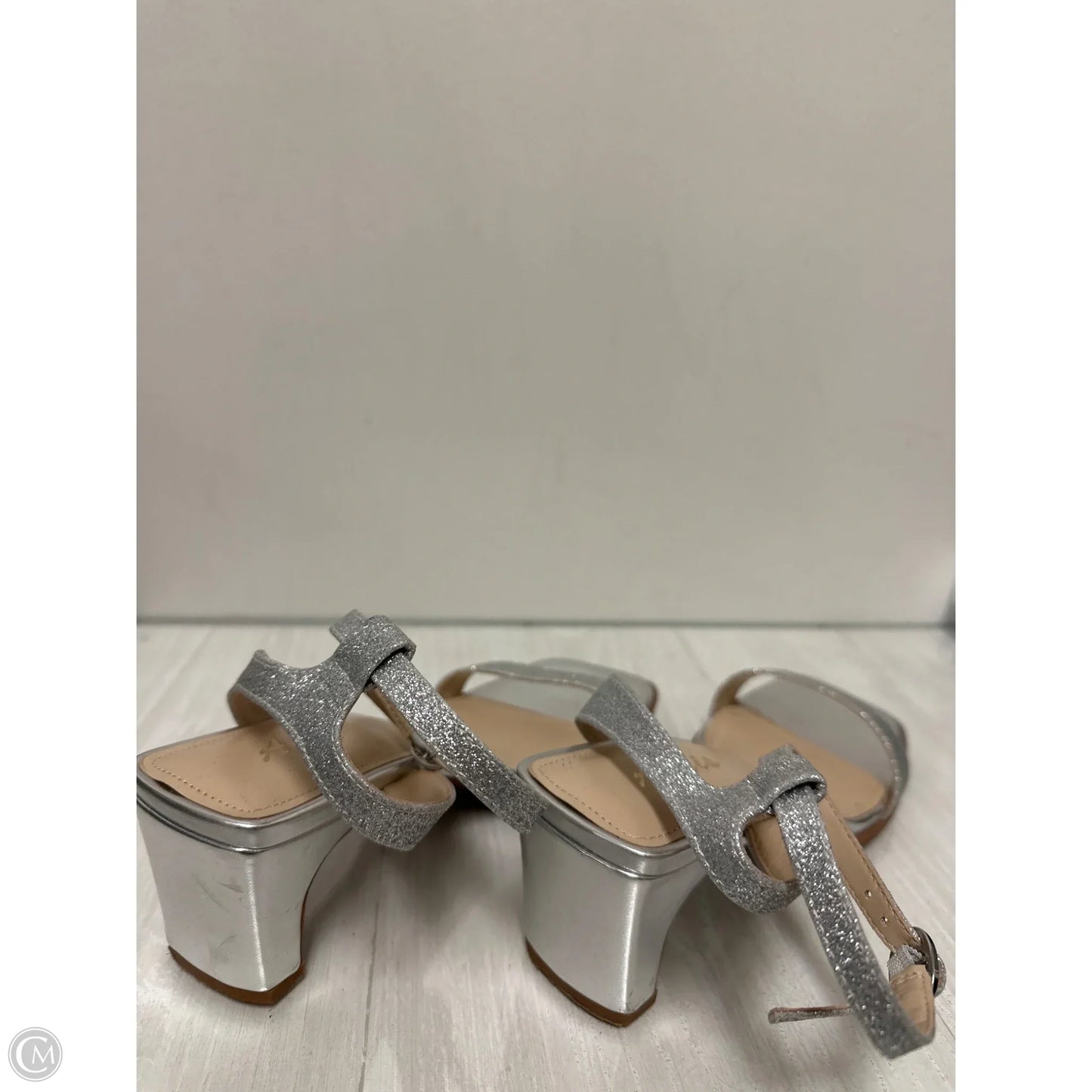Sandals Heels Block By Clothes Mentor In Silver, Size: 7.5