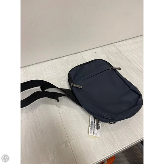 Crossbody By Clothes Mentor, Size: Medium