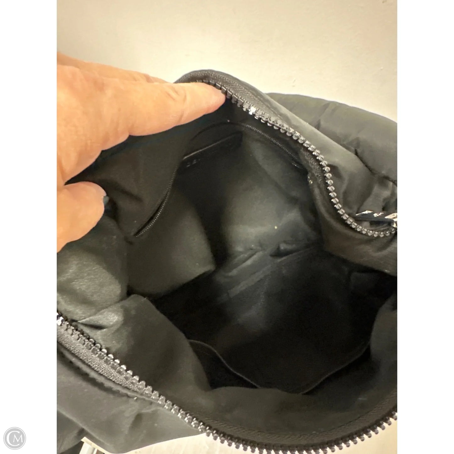 Handbag By Bearpaw, Size: Medium