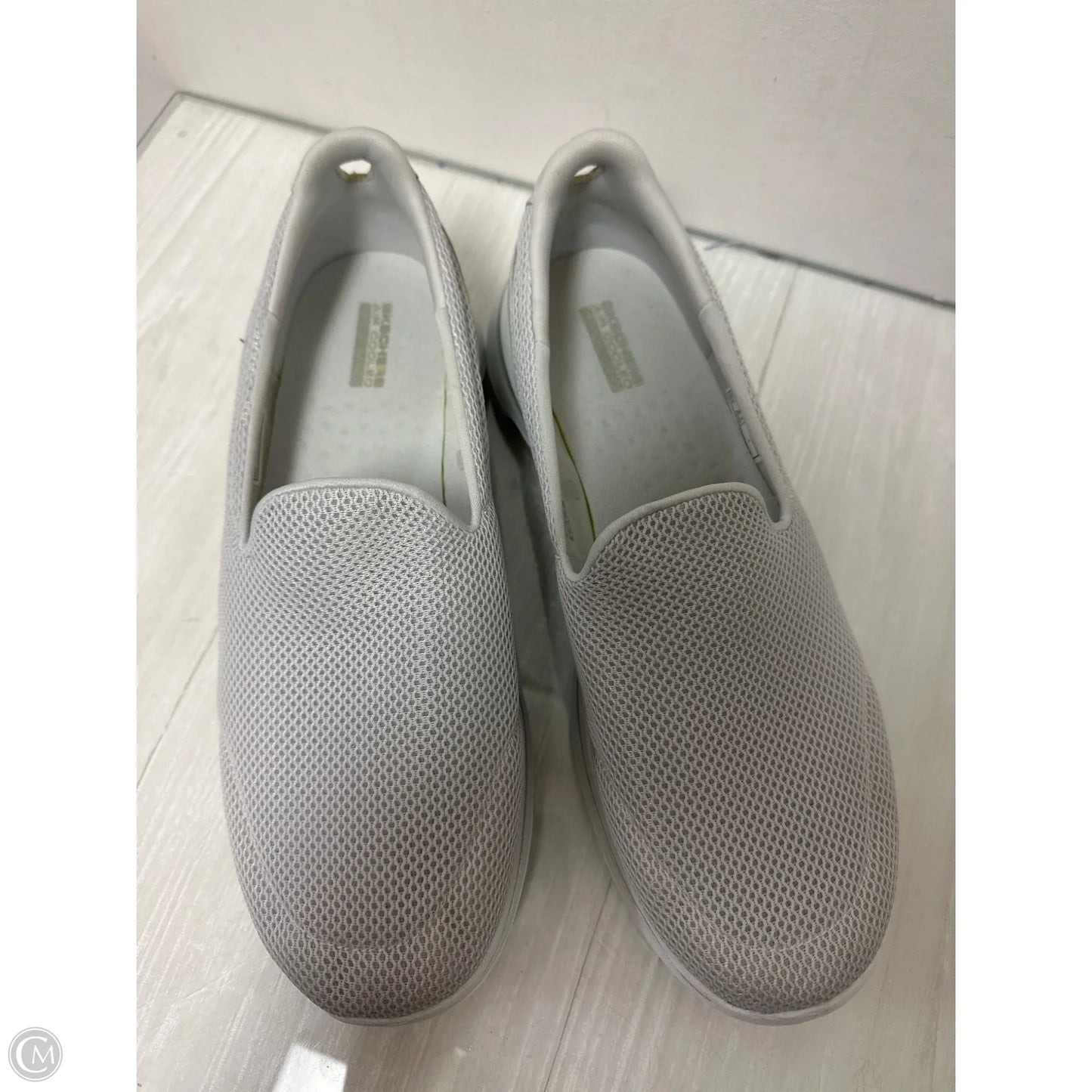 Shoes Sneakers By Skechers In Grey, Size: 11