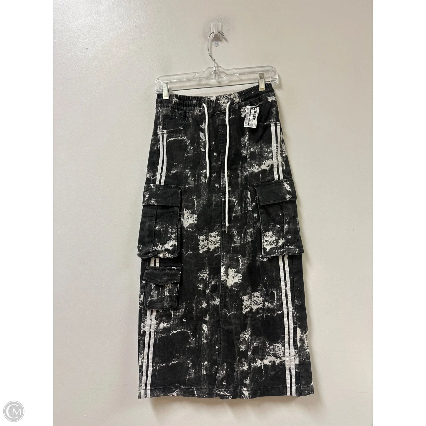 Skirt Maxi By Clothes Mentor In Grey & White, Size: M