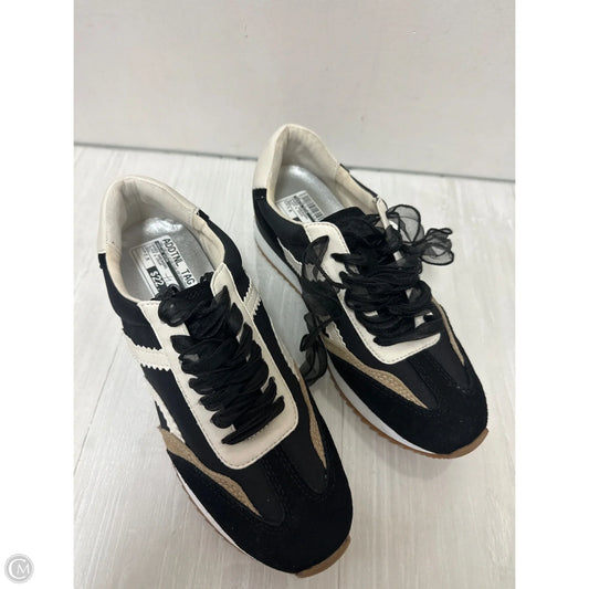 Shoes Sneakers By Dolce Vita In Black & Cream, Size: 7.5
