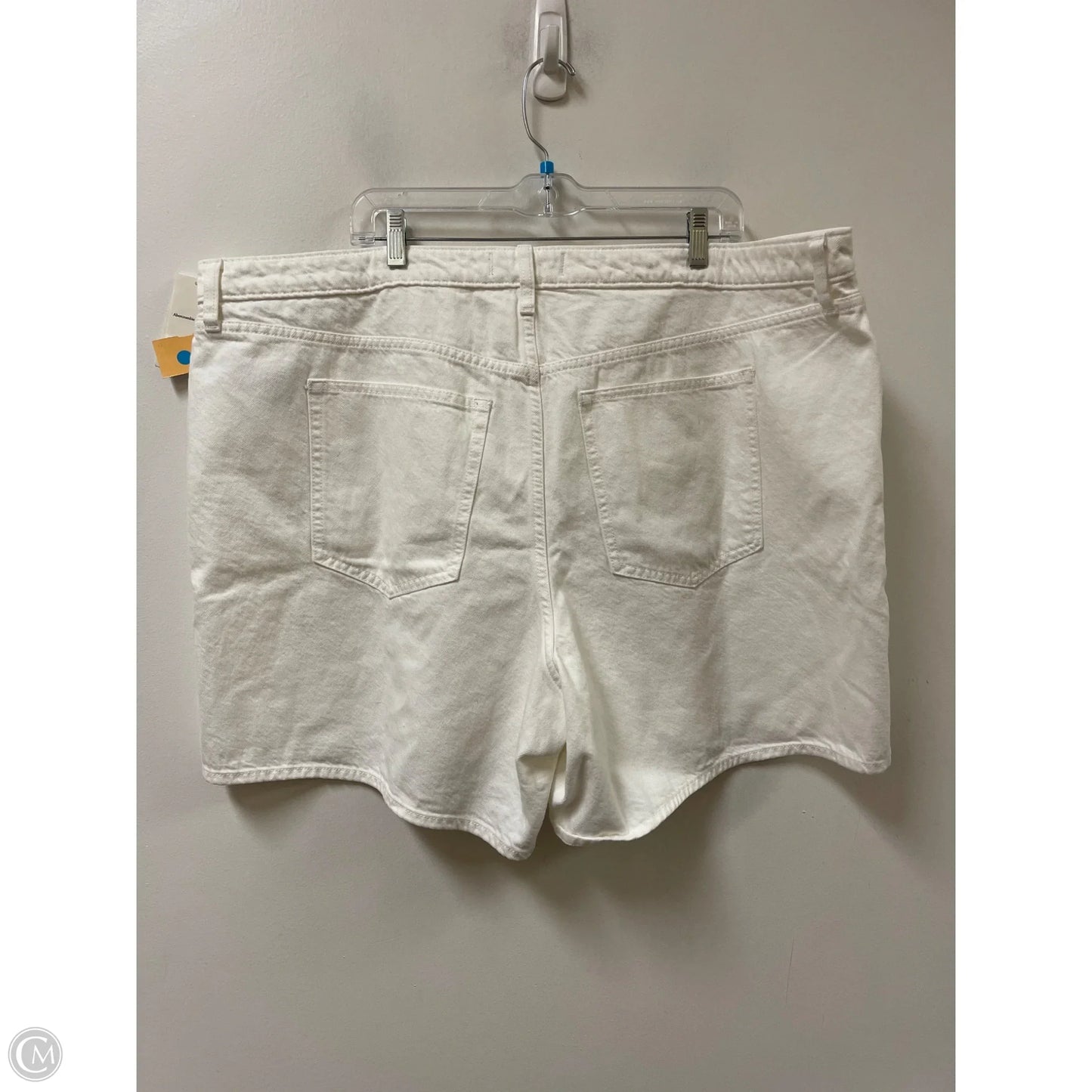 Shorts By Abercrombie And Fitch In White, Size: 22