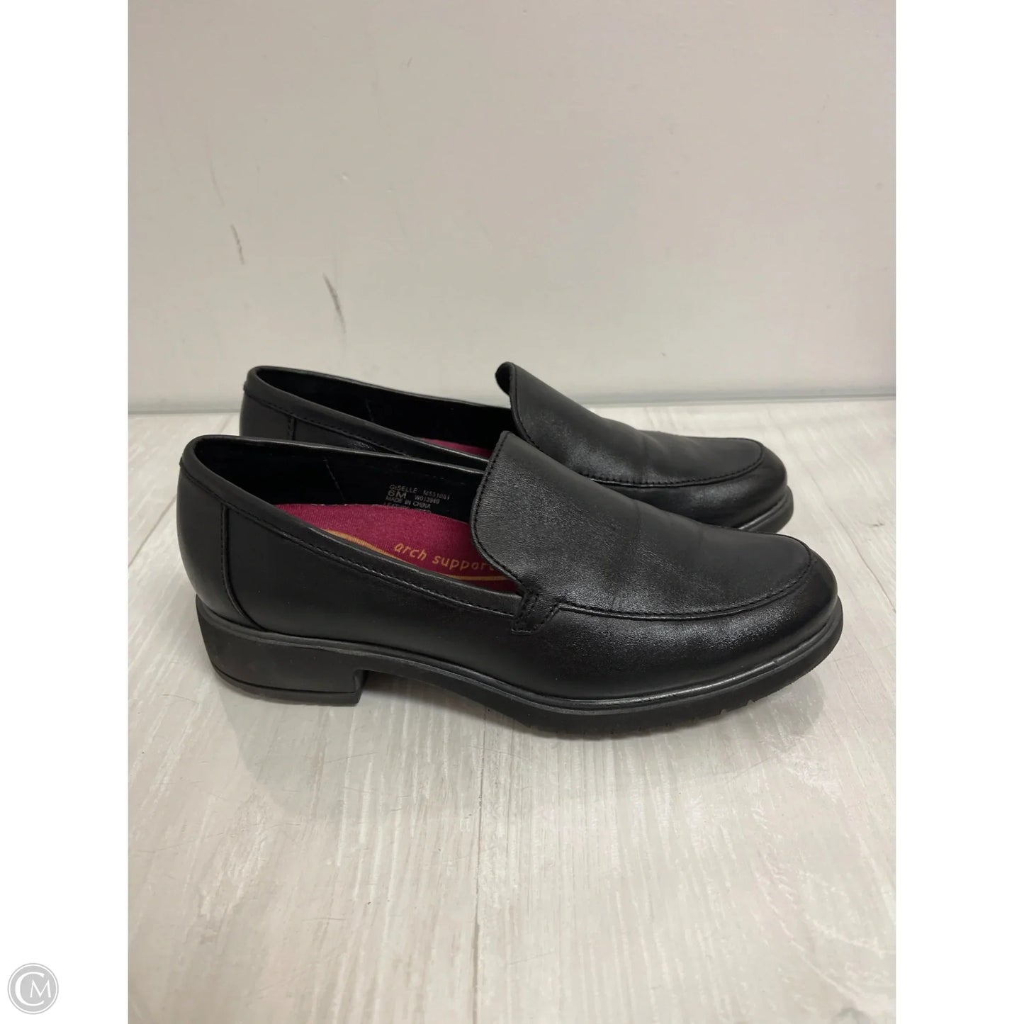 Shoes Flats By Munro In Black, Size: 6