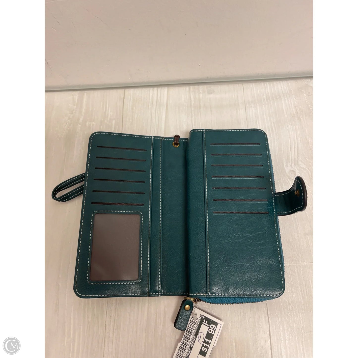 Wallet By Clothes Mentor, Size: Large