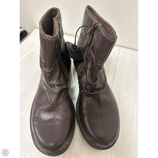 Boots Ankle Flats By Clarks In Brown, Size: 6