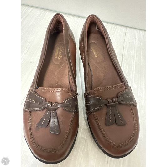 Shoes Flats By Clarks In Brown, Size: 6