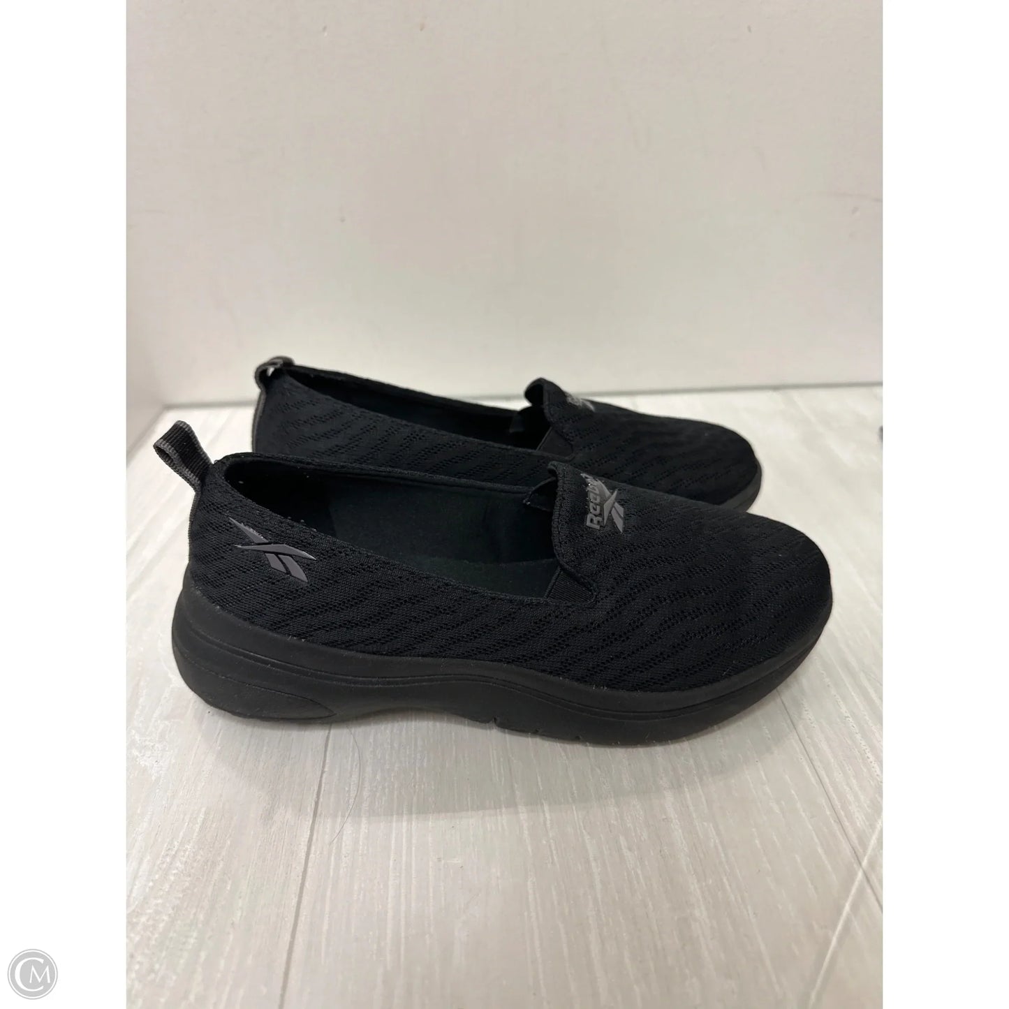 Shoes Flats By Reebok In Black, Size: 6.5
