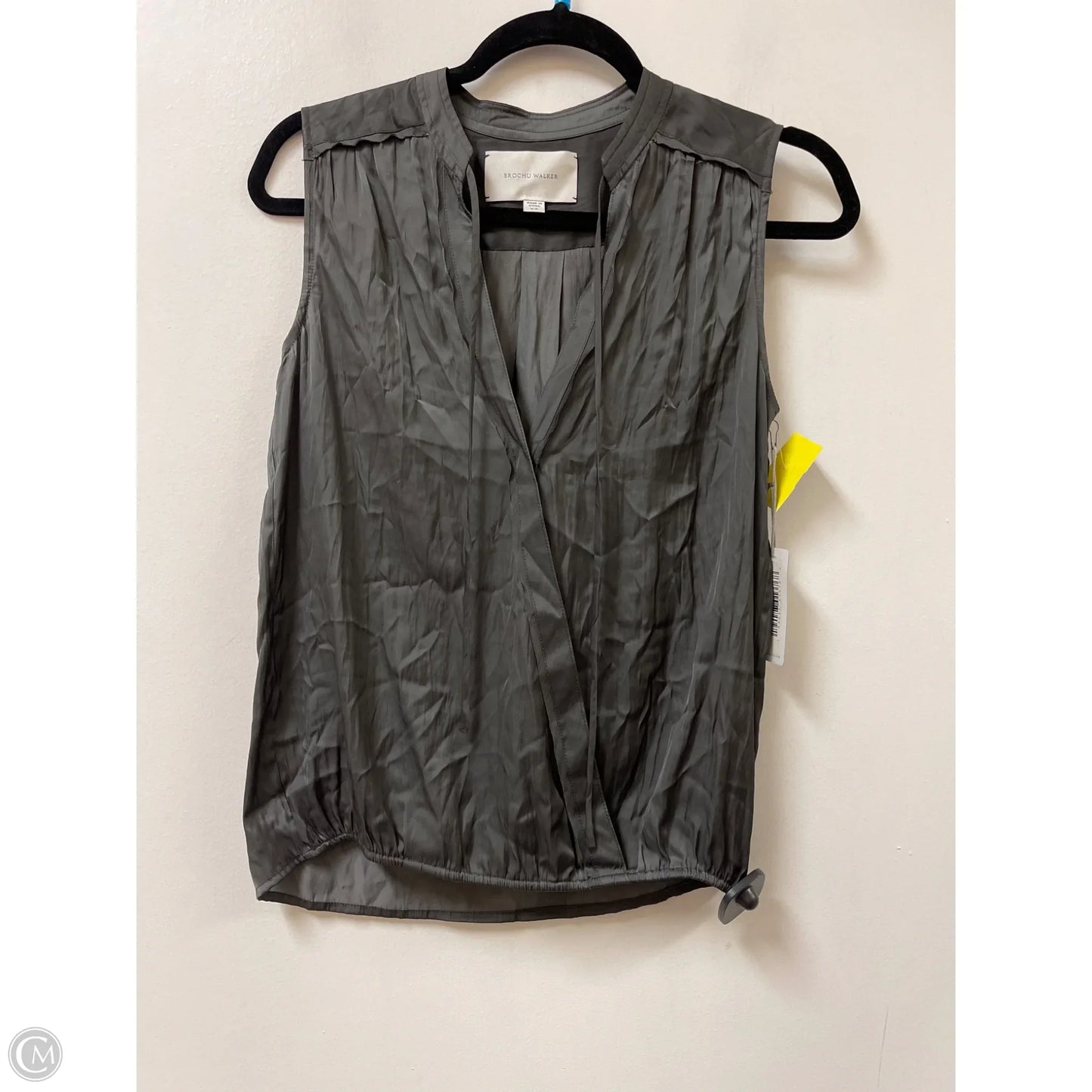 Top Sleeveless By Cma In Grey, Size: Xs