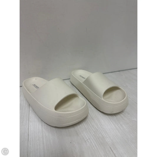 Sandals Flip Flops By Old Navy In White, Size: 9