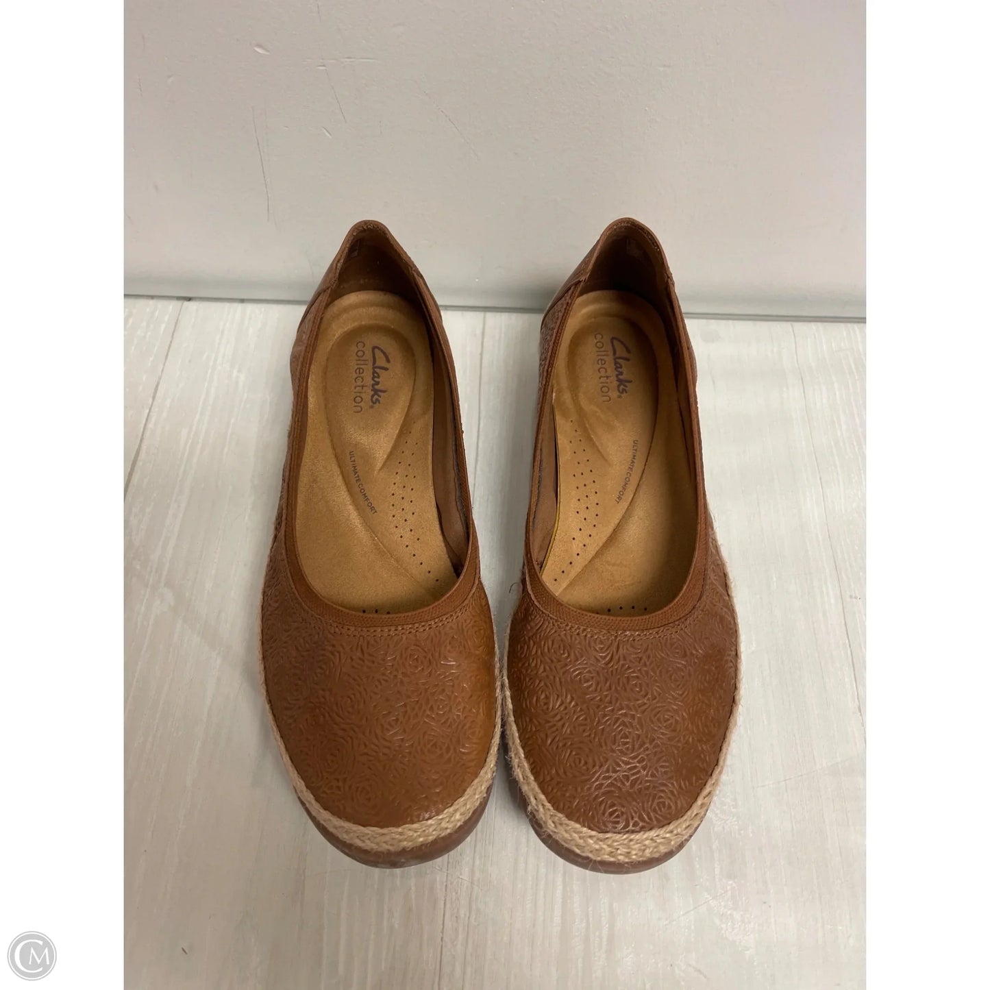 Shoes Flats By Clarks In Brown, Size: 10