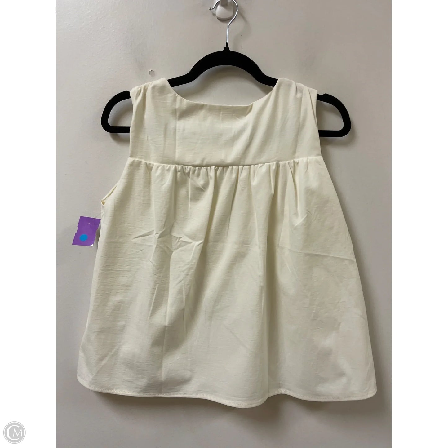Top Sleeveless By Clothes Mentor In Cream, Size: M