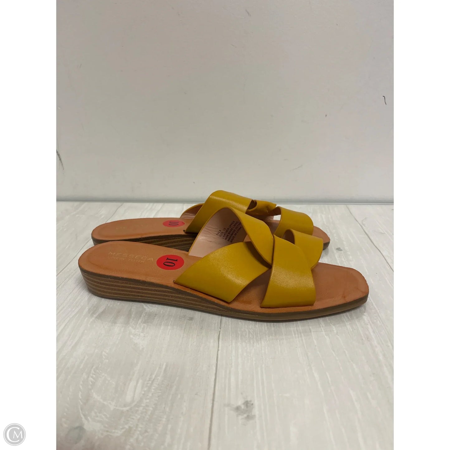 Sandals Flats By Clothes Mentor In Yellow, Size: 10
