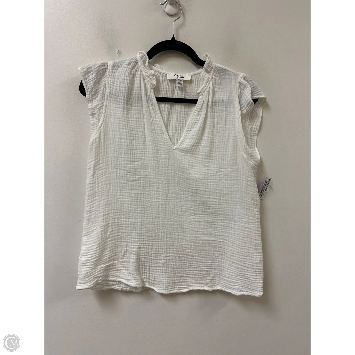 Top Sleeveless By Clothes Mentor In White, Size: Xs