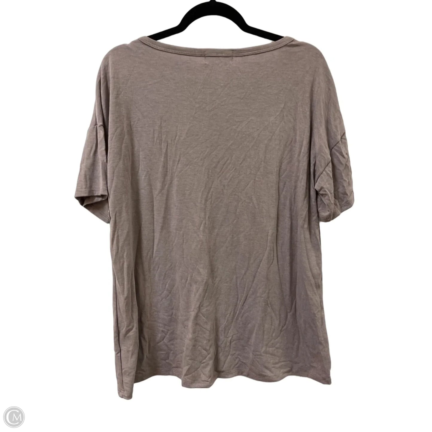 Top Short Sleeve By Clothes Mentor In Tan, Size: M