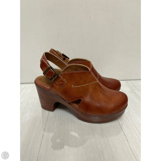 Shoes Heels Wedge By Boc In Tan, Size: 7