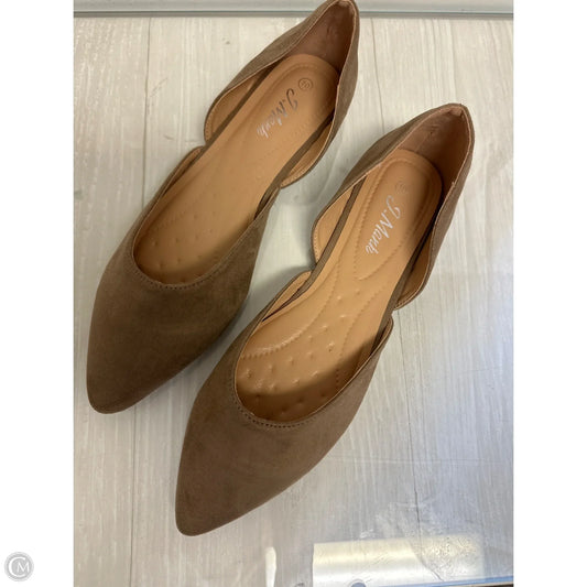 Sandals Flats By Clothes Mentor In Tan, Size: 10