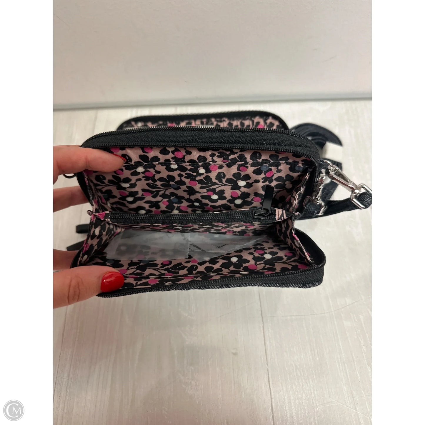 Handbag By Vera Bradley, Size: Medium