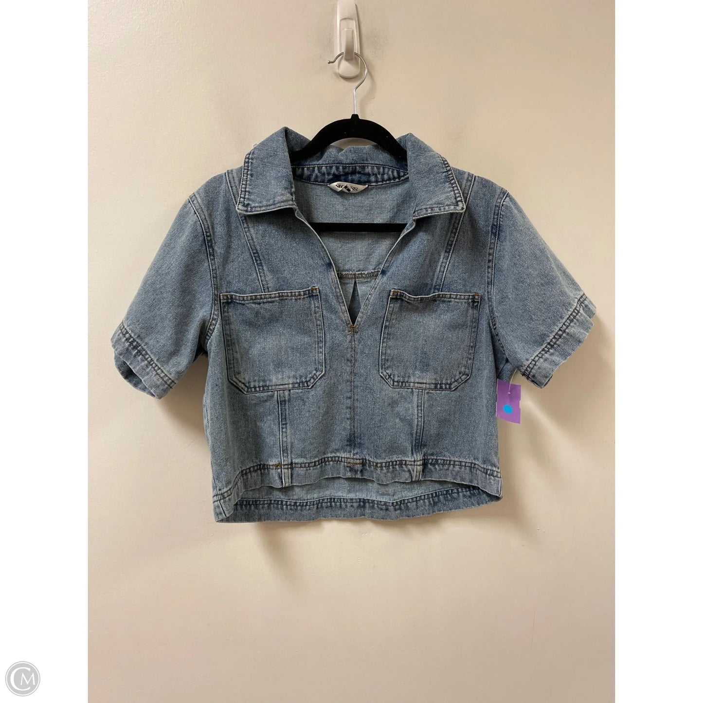 Top Short Sleeve By Vigoss In Blue Denim, Size: L