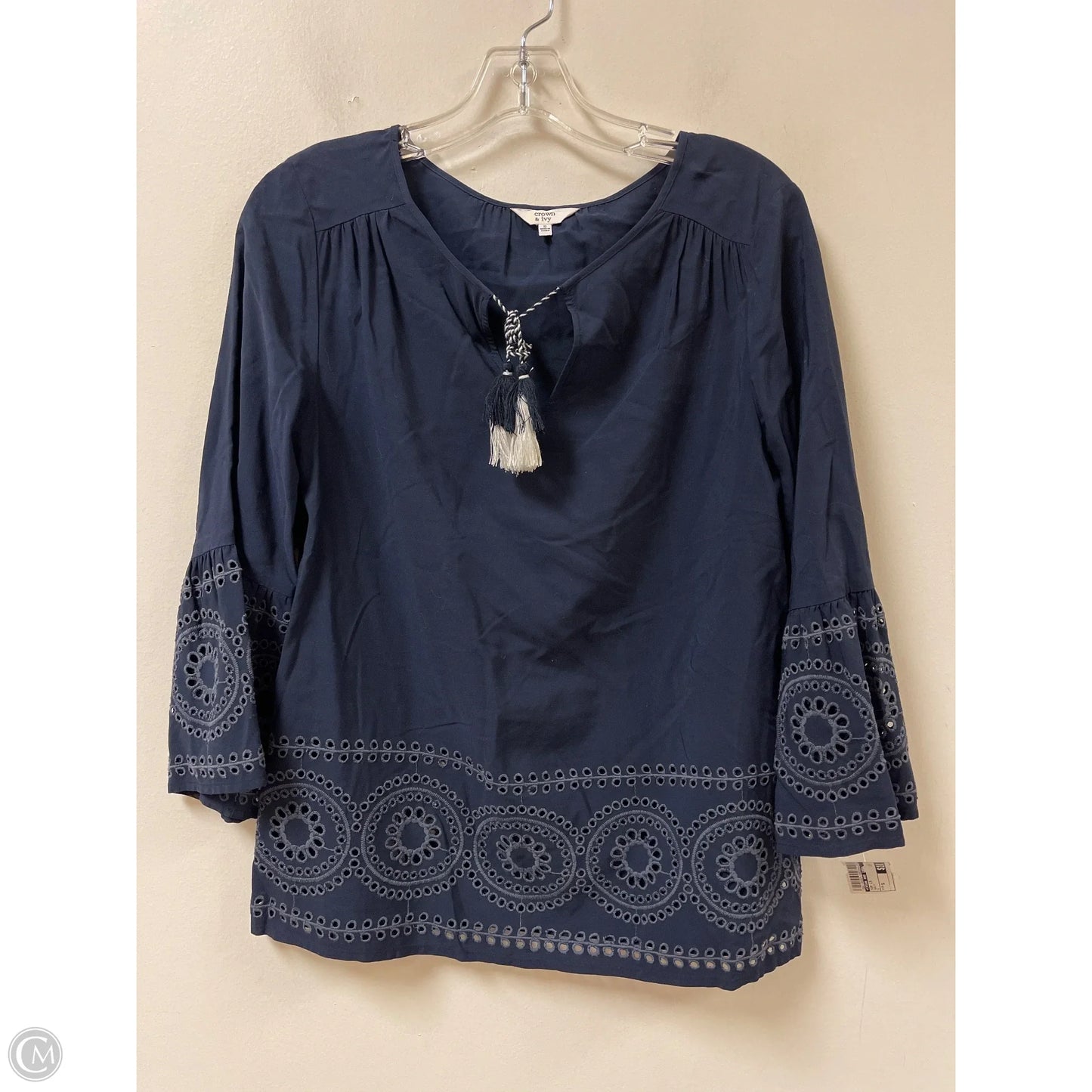 Top Long Sleeve By Crown And Ivy In Navy, Size: S
