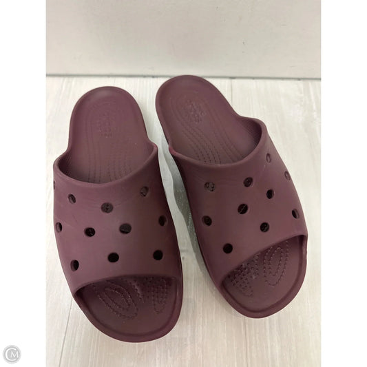 Sandals Flats By Crocs In Red, Size: 10