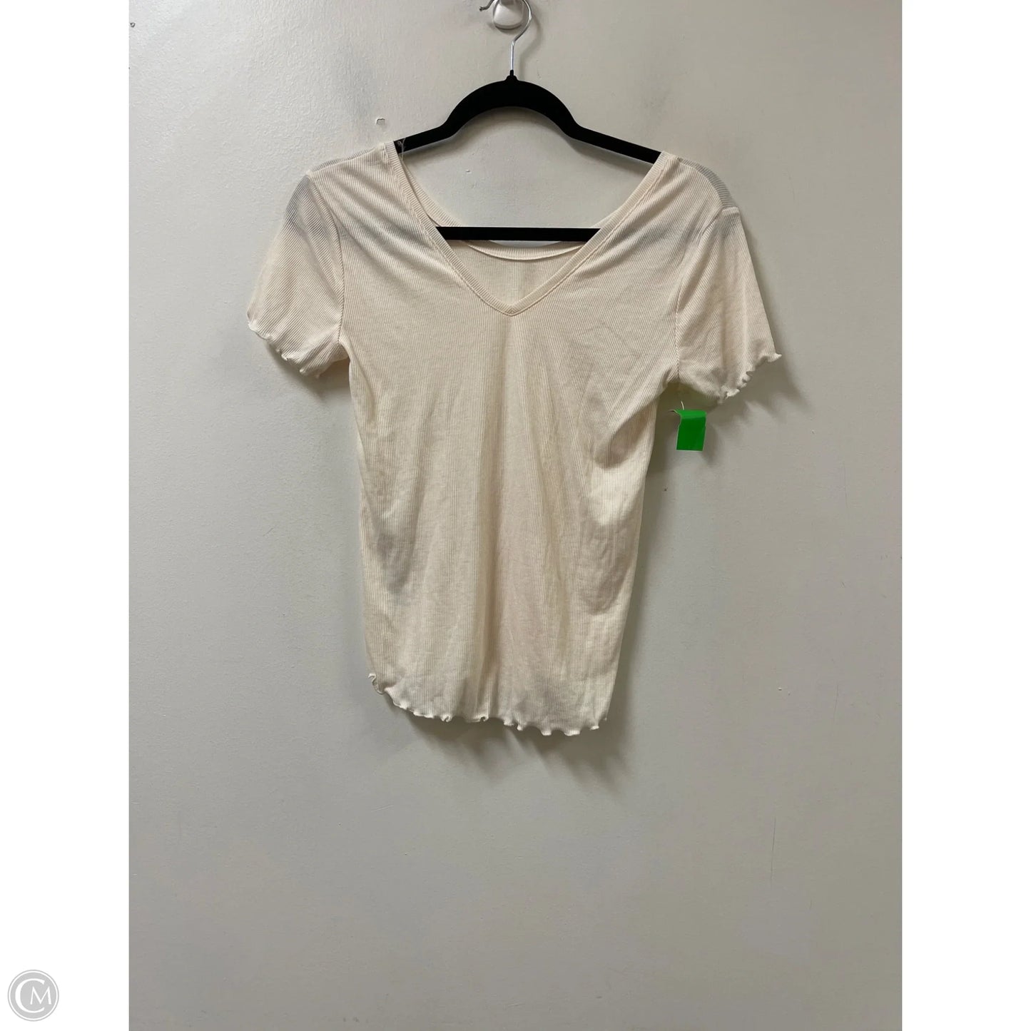 Top Short Sleeve By Uniqlo In Cream, Size: Xs