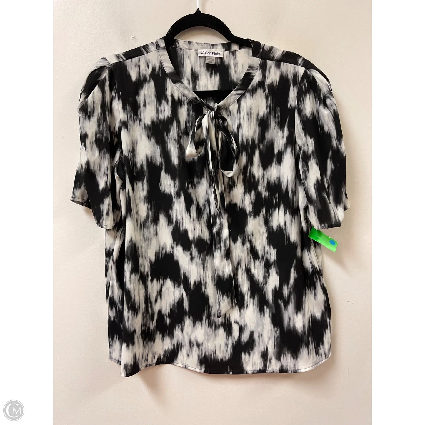 Top Short Sleeve By Calvin Klein In Black & White, Size: L