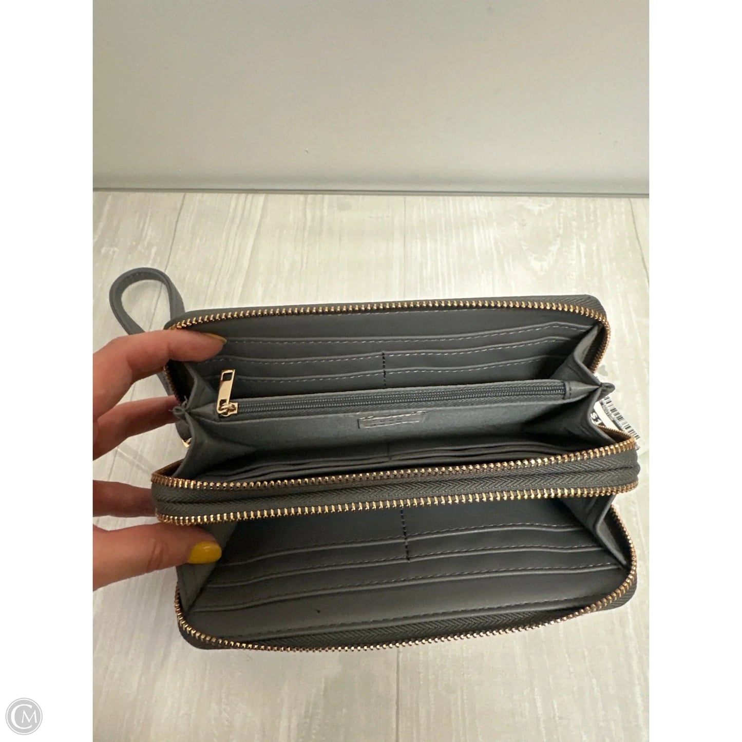 Wallet By Clothes Mentor, Size: Large