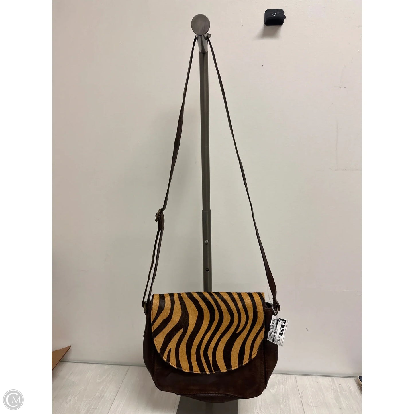 Crossbody Leather By Clothes Mentor, Size: Medium